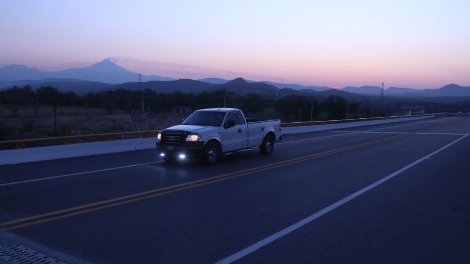 La autopista también permitirá a las comunidades trasladar mercancías