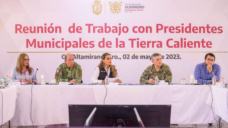 Evelyn Salgado encabeza la segunda reunión con ediles de Tierra Caliente y parte de la zona Norte