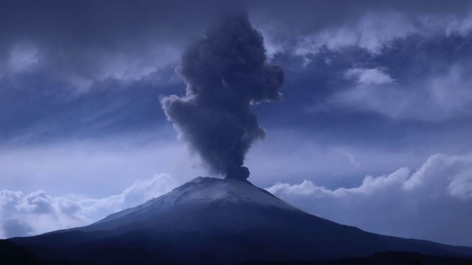 El volcán tuvo actividad durante la madrugada