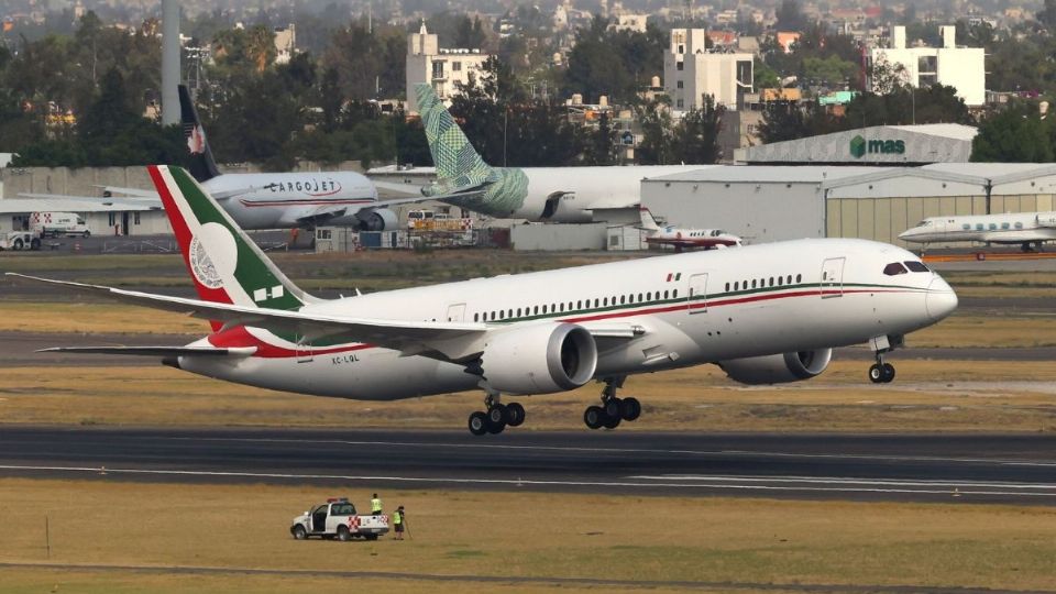 Las aerolíneas empiezan a reagendar los vuelos de los turistas que van de salida de la capital.