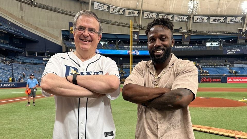 Marcelo Ebrard se reencuentra con el jugador de Tampa Bays