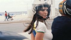 FOTOS: Emily Ratajkowski impone tendencia con moderno look brasileño para andar en moto