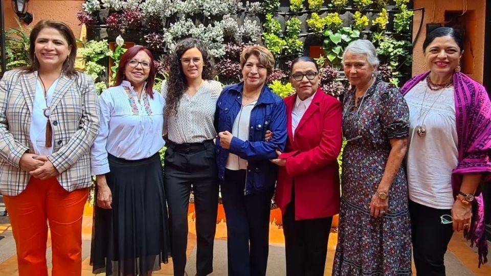 Sánchez Cordero calificó de 'fuertes, empoderadas, admirables y solidarias', a sus amigas.