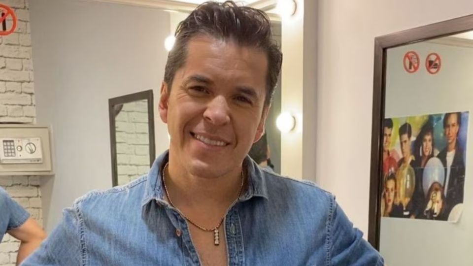 Raúl Sandoval, cantante y actor mexicano.