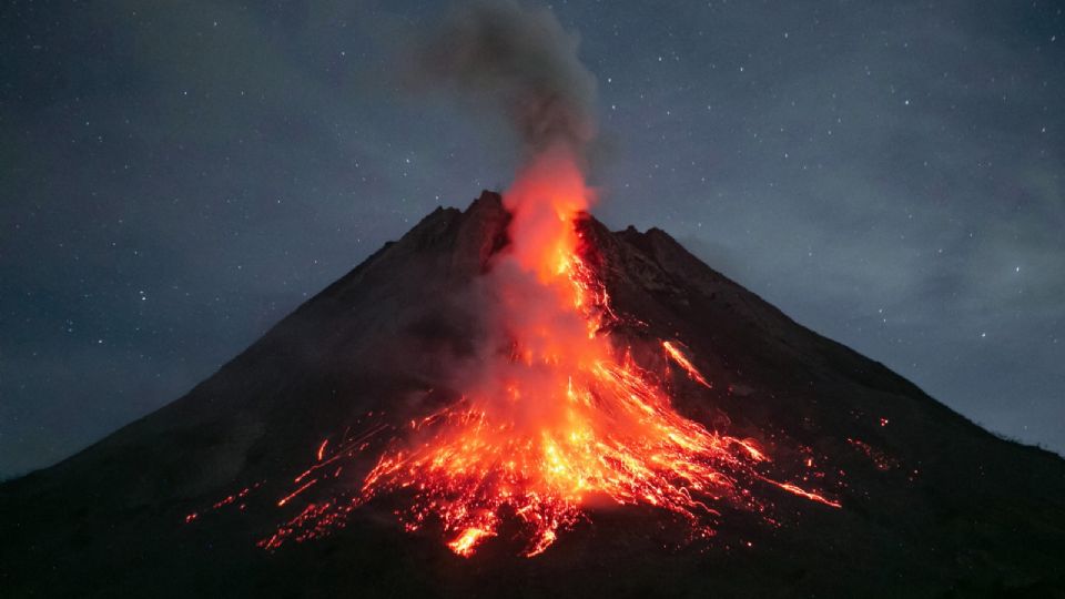 Los impresionantes ríos de lava fueron fotografiados por habitantes de la región.