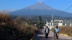 Entre ofrendas, ceniza y fiestas patronales, pero sin miedo: así viven las personas cercanas a las faldas del volcán Popocatépetl