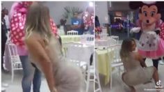 VIDEO: mamá perrea hasta el piso y se vuelve viral por sus pasos en fiesta infantil de su hija