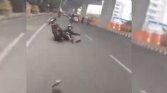 VIDEO | Motociclista realiza un "caballito" en pleno Periférico y termina brutalmente accidentado