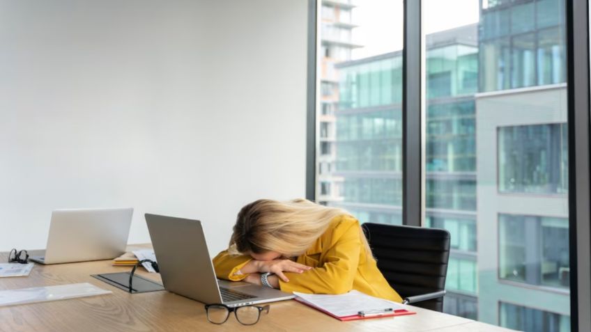 ¿Te duermes en el trabajo? Así puedes mantenerte despierto según al ciencia