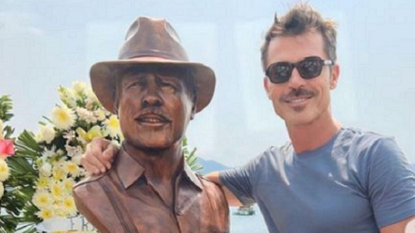 Leonardo García devela busto de Andrés García en Acapulco y así luce