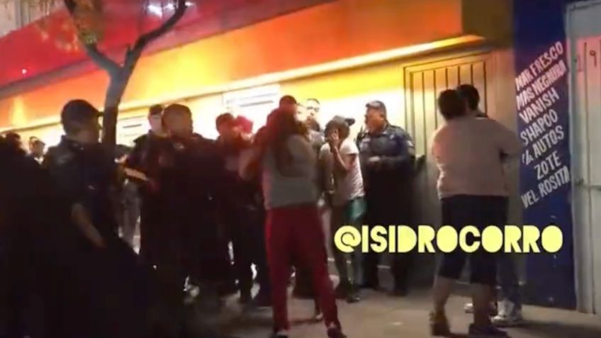 VIDEO | “¡Mataron a mi bebé!”: el desgarrador grito de una madre al enterarse que su hijo fue abatido tras robar tienda