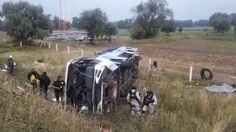 Las impactantes imágenes de la volcadura de autobús en la Tlaxcala-Puebla que dejó 4 muertos