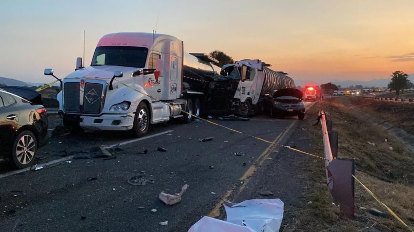 FOTOS | Terrible carambola en Jalisco: 12 autos de impactan en Zapotlán del Rey