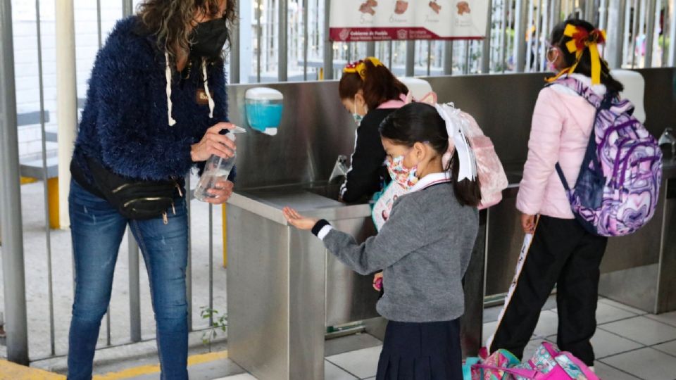 El uso de cubrebocas será una de las medidas preventivas que se apliquen en el regreso a clases este lunes