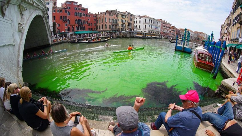 VIDEO: Las aguas del Gran Canal de Venecia se tiñen de verde fosforescente ¿cuál es la razón?