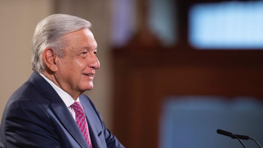 "No soy millonario": AMLO defiende ser beneficiario de la Pensión de Bienestar