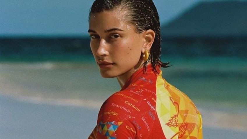 Hailey Bieber se suma a la tendencia del bikini rojo desde lujoso yate