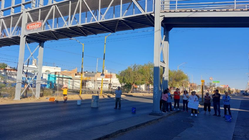 Se manifiestan el fraccionamiento El Riego por falta de agua