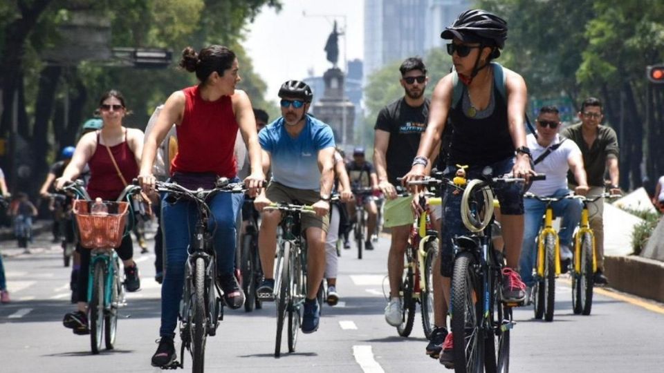 Ciclistas, patinadores y corredores recorrieron una ruta de 42.5 kilómetros