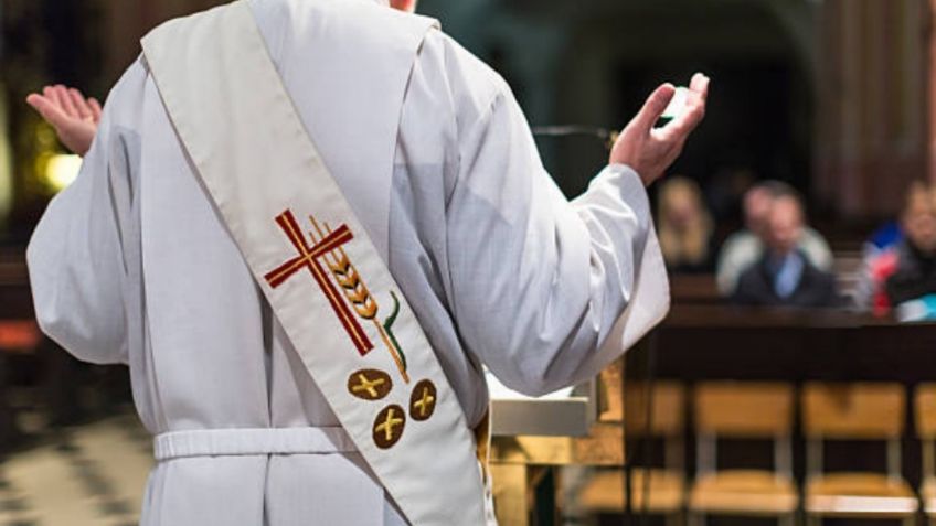 Escándalo en Colombia: dos sacerdotes en presunto estado de ebriedad balearon a un policía