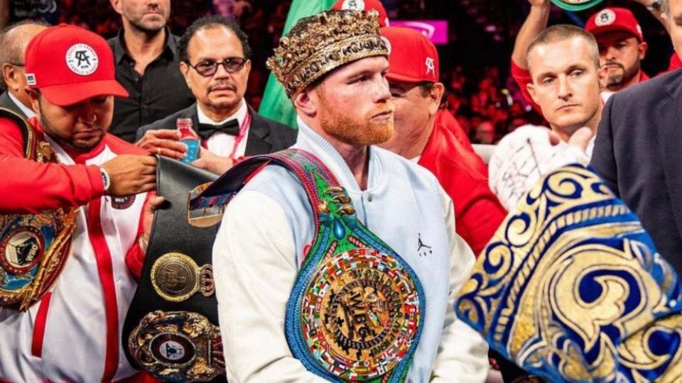 El pugilista se lució como siempre al llegar al estadio