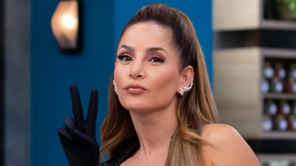 Carmen Villalobos es conductora de 'Top Chef VIP'