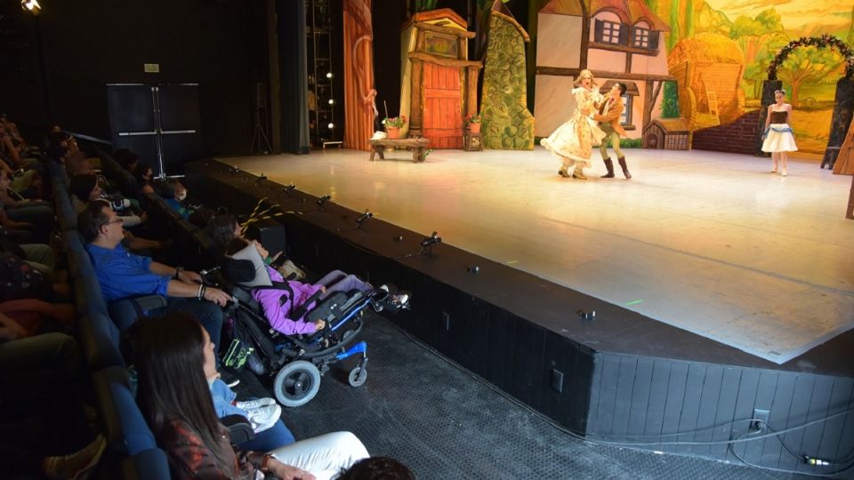 El programa 'Funciones Relajadas' permite a las personas con neurodivergencias disfrutar de la danza, el teatro y la música, en ambientes idóneos para su mayor disfrute
