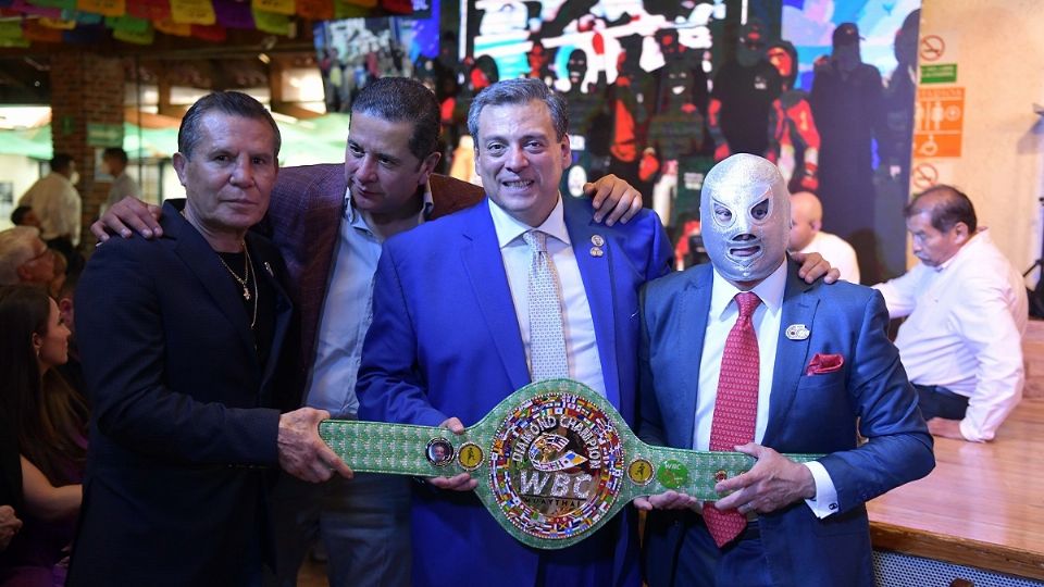 Mauricio Sulaimán, presidente del organismo, agradeció la visita de toda la familia del boxeo para este festejo