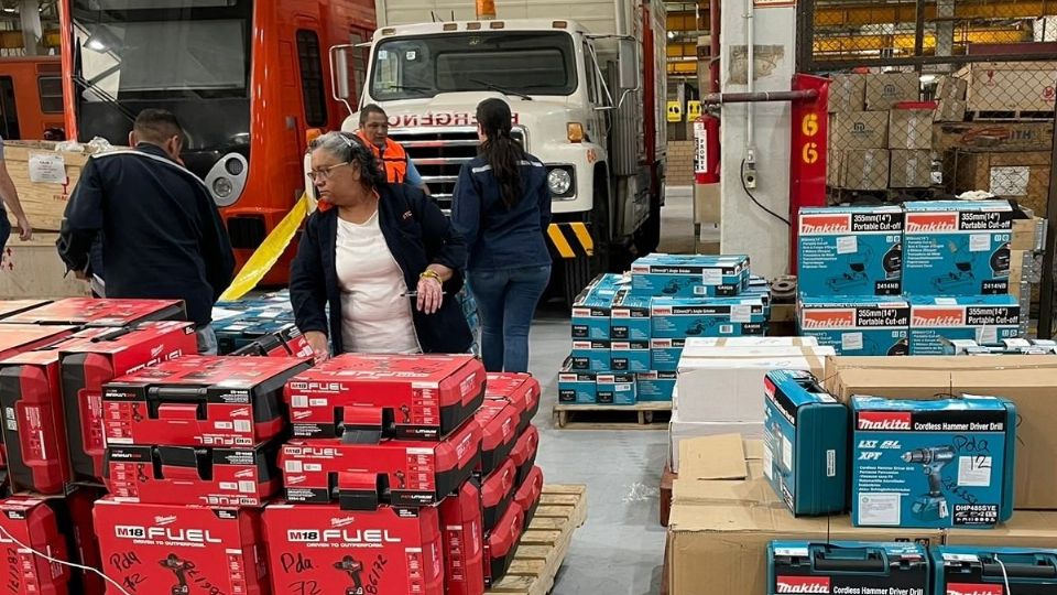 Las autoridades entregaron las nuevas herramientas en los talleres del Metro