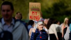 FOTOS: entre lágrimas, disfraces y campamentos, así se vivió la coronación del Rey Carlos III en las calles de Londres