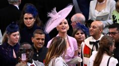 Katy Perry atrajo todas las miradas durante la coronación del Rey Carlos III por su llamativo atuendo