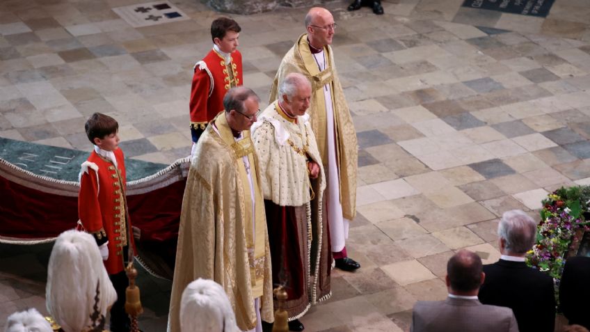 Comienza la ceremonia de coronación de Carlos III