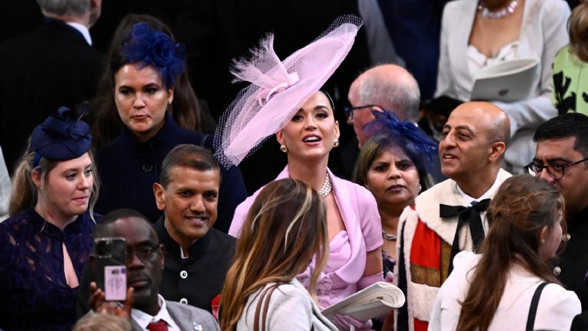 Katy Perry atrajo todas las miradas durante la coronación del Rey Carlos III por su llamativo atuendo