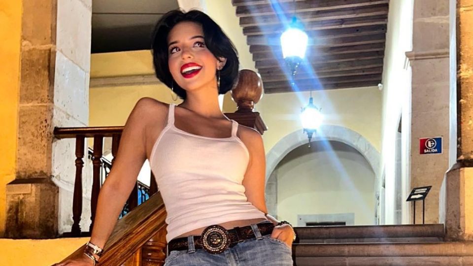 Ángela Aguilar y su estilo al vestir