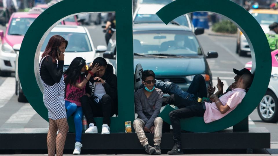 Los habitantes de la CDMX se ven afectados por temperaturas que superan los 30 grados Celsius