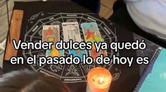 VIDEO | Vender dulces en el salón pasó de moda; alumnos cobran por leer el tarot en clases