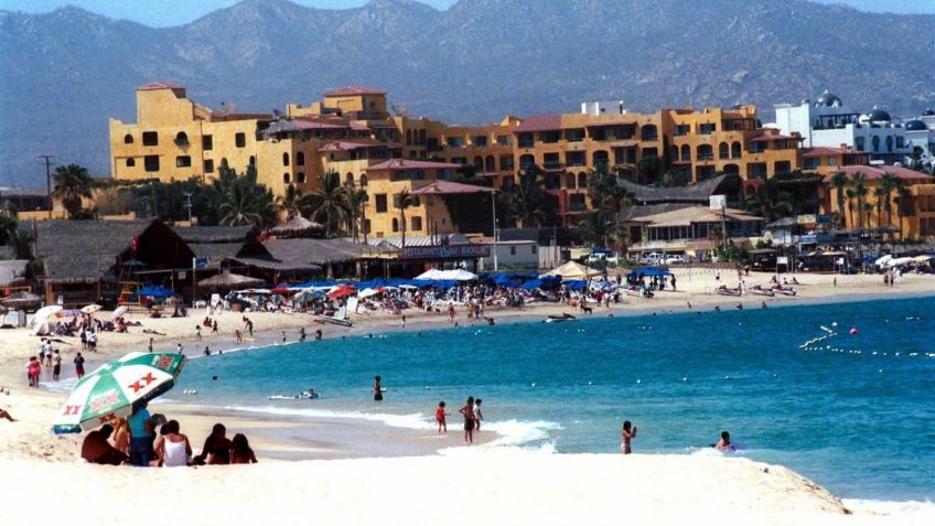 Hallan muertos a dos turistas estadounidenses en habitación de hotel de Baja California Sur