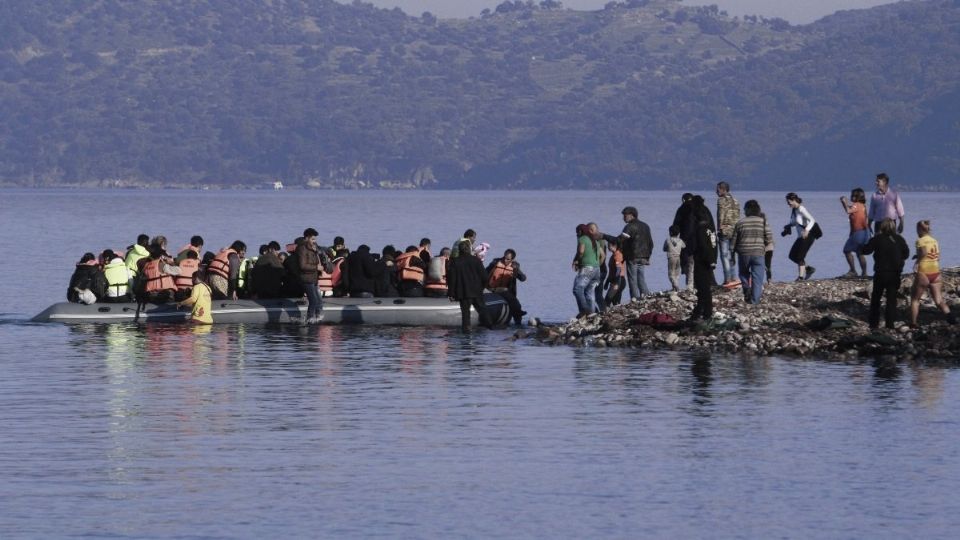 Más de 100 migrantes fueron rescatados de las aguas del sur de Grecia.