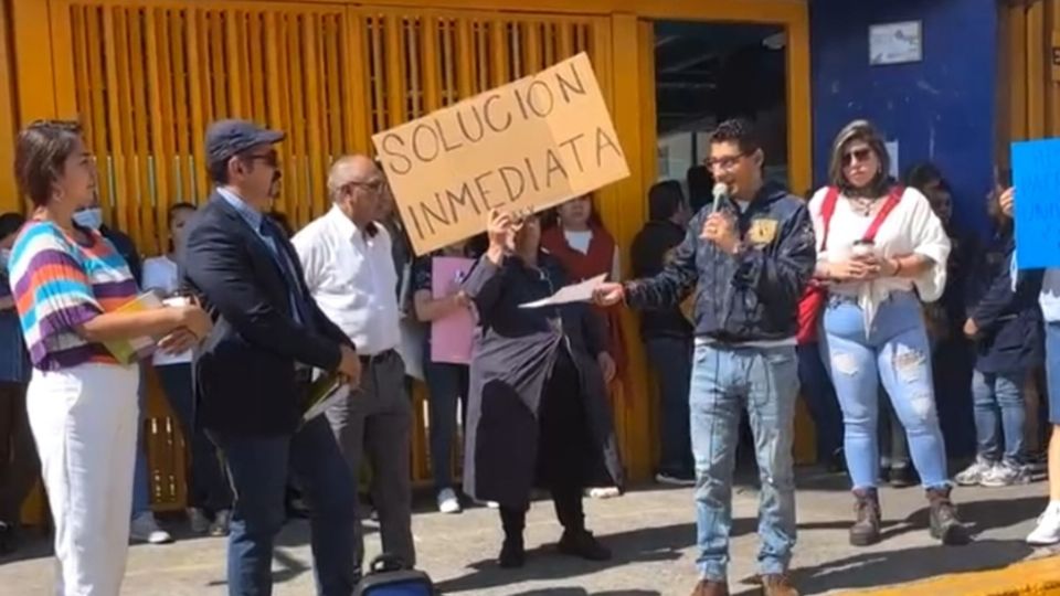 El director del plantel, Keshava Quintanar Cano, se comprometió con a instalar una mesa de trabajo