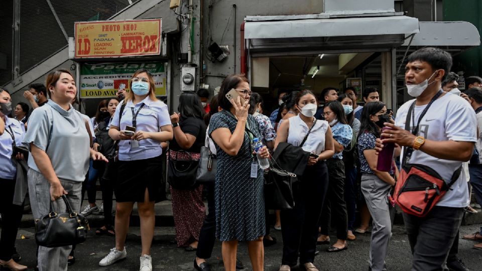 Momentos de pánico se vivieron en las ciudades más grandes de Filipinas.