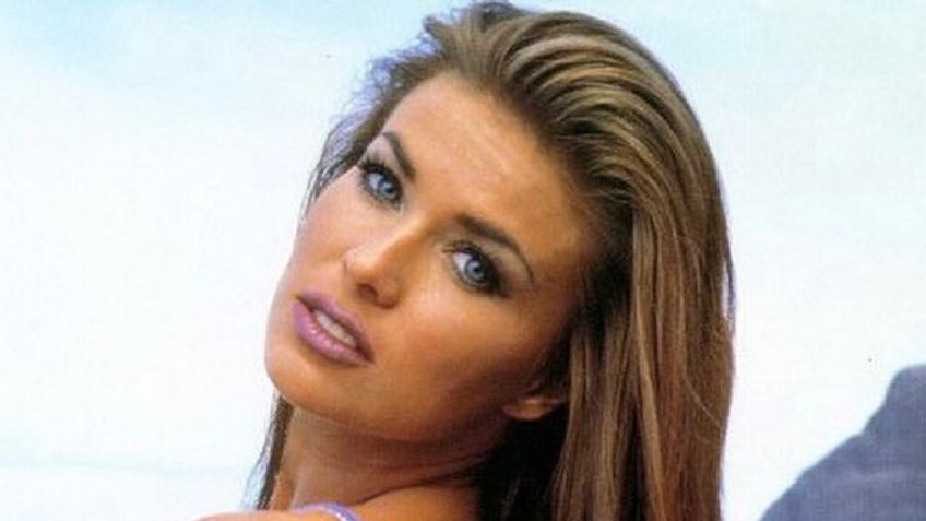 Carmen Electra se llevó todas las miradas con traje de baño retro