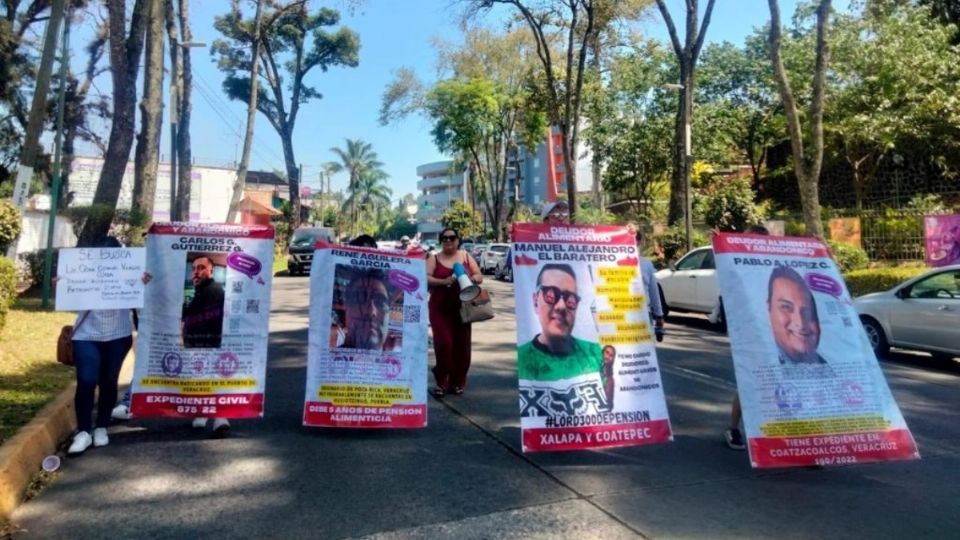 Integrantes de la colectiva Ley Sabina marcharon en el Monumento de la Madre