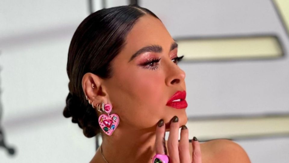 Galilea Montijo acapara las miradas en la gala de eliminación con revelador look estilo Barbie