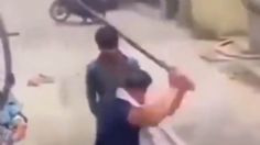 VIDEO | “Justiciero” golpea a hombre que azotó a un perrito contra el suelo