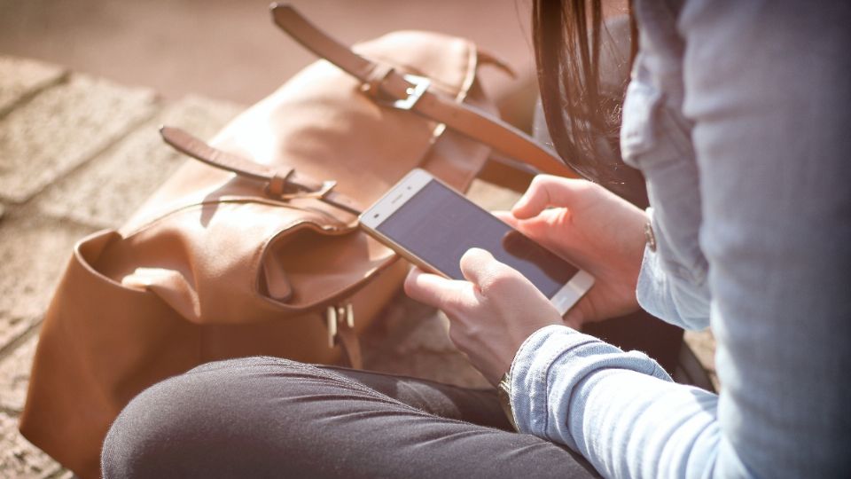 Usar de forma prudente el celular puede evitar que padezcas algunas afecciones.