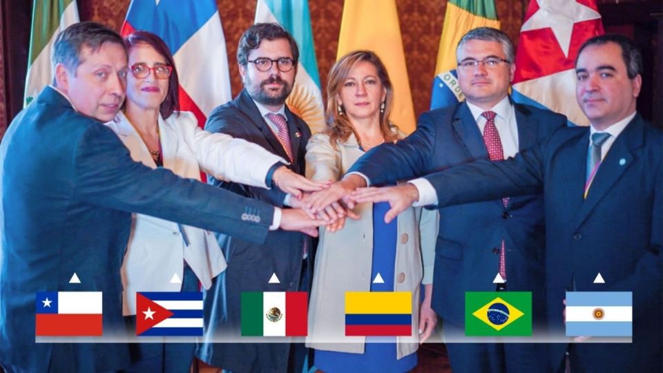 Al cierre del Encuentro de Bogotá asistieron también los embajadores de los otros cinco países participantes en el diálogo,