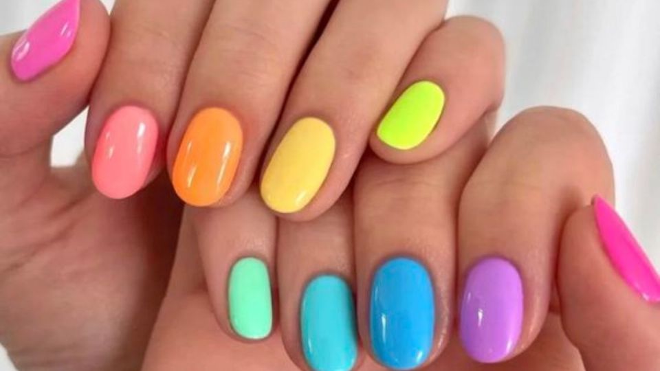 ¿Con muchos colores, sencillas o cargadas? Estos son los diseños de uñas que imperarán durante el verano