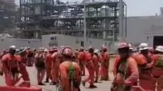 Reportan la explosión de una pipa al interior de la Refinería Olmeca en Tabasco