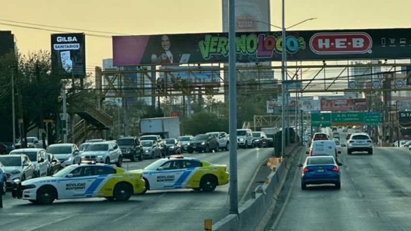 Bloqueos en Monterrey: reportan decenas de personas cerrando las calles por falta de luz