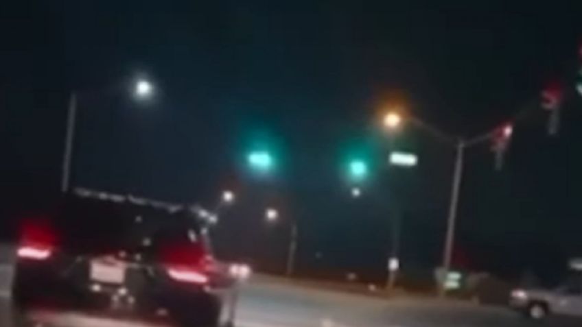 ¿Avistamiento de ovnis? Automovilistas captan misteriosas luces giratorias en el cielo